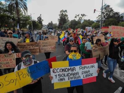 Cientos  vuelven a protestar contra recortes de Noboa en Ecuador