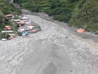 Búsqueda intensa de desaparecidos tras riada en el Himalaya