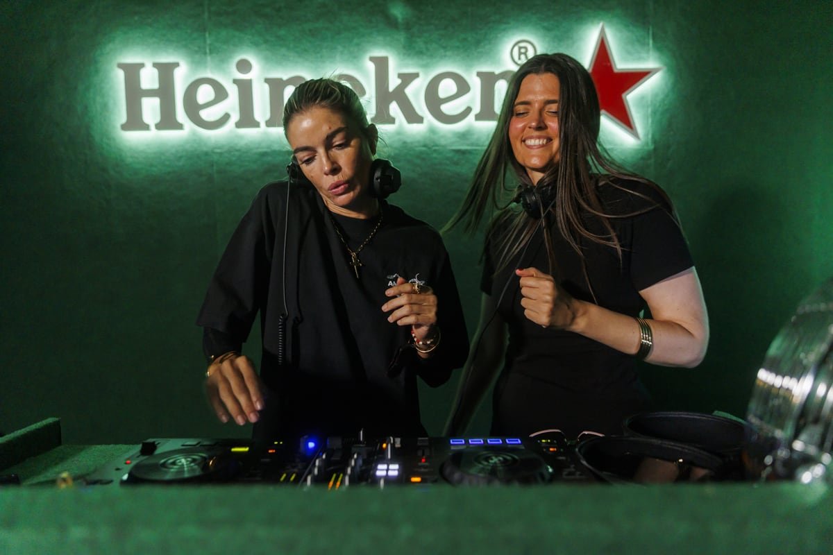 La experiencia festivalera total: música, sabores y moda en los nuevos destinos del verano