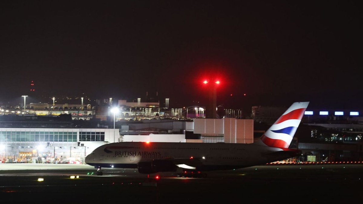 Resumen de noticias del cierre del aeropuerto de Heathrow en Londres, 21 de marzo