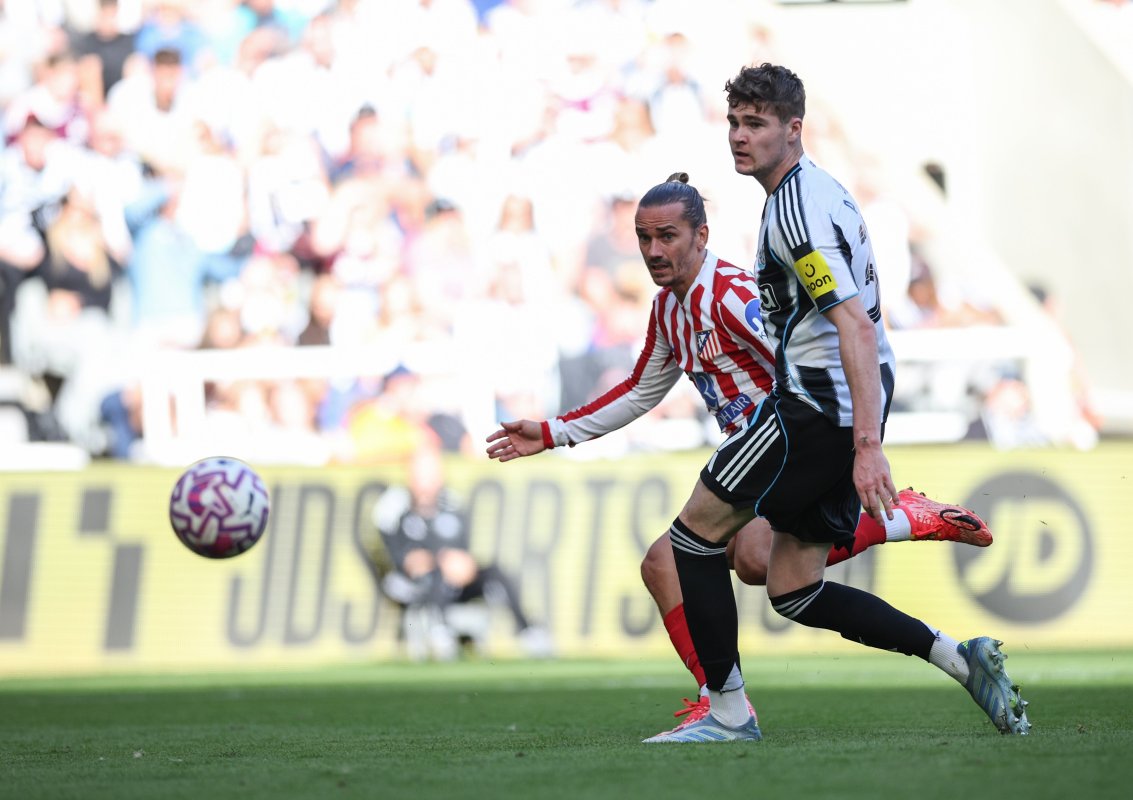 El Atlético supera al Newcastle y demuestra estar a punto