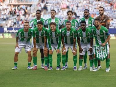 Fútbol:  El Betis de Junior Firpo cae ante el Málaga, antes de La Liga