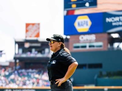 Jen Pawol: debutó la primera mujer árbitro de temporada regular MLB