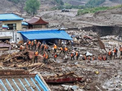 Inundaciones en el noroeste de China llevan 13 muertos