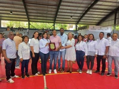 Los Mina gana en inicio del 1er torneo de baloncesto femenino de SD