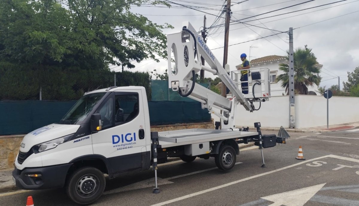 Digi se hace mayor también en lo laboral