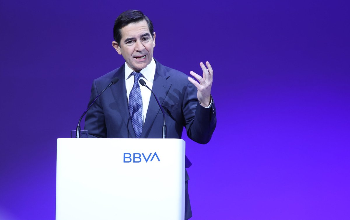 La diferencia entre la oferta del BBVA y la cotización del Sabadell se estrecha más de un 50% en apenas dos semanas