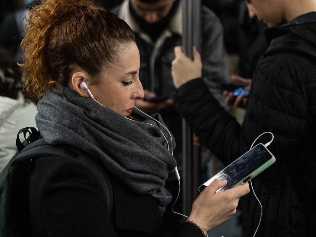 Análisis: La Demonización De La Vida Digital