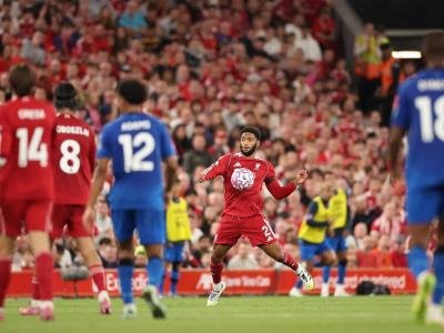 Especial: Insultos Racistas Nublan El Triunfo Del Liverpool En La Premier