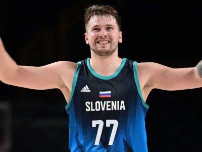Actualidad: Eurobasket: Luka Doncic Enciende Alarmas Al Recibir Golpe En Rodilla