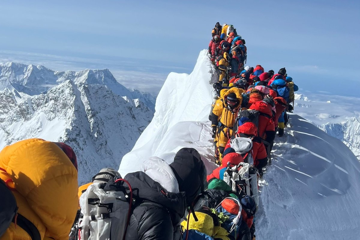 Especial: Hacer Cima En El Everest Será Más Caro