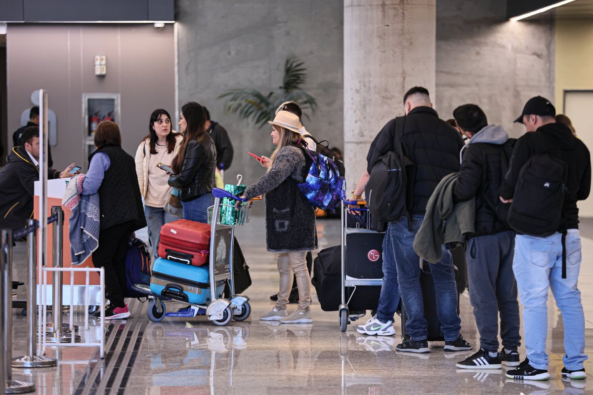 En Directo: Los Argentinos Redescubren El Placer De Viajar Fuera