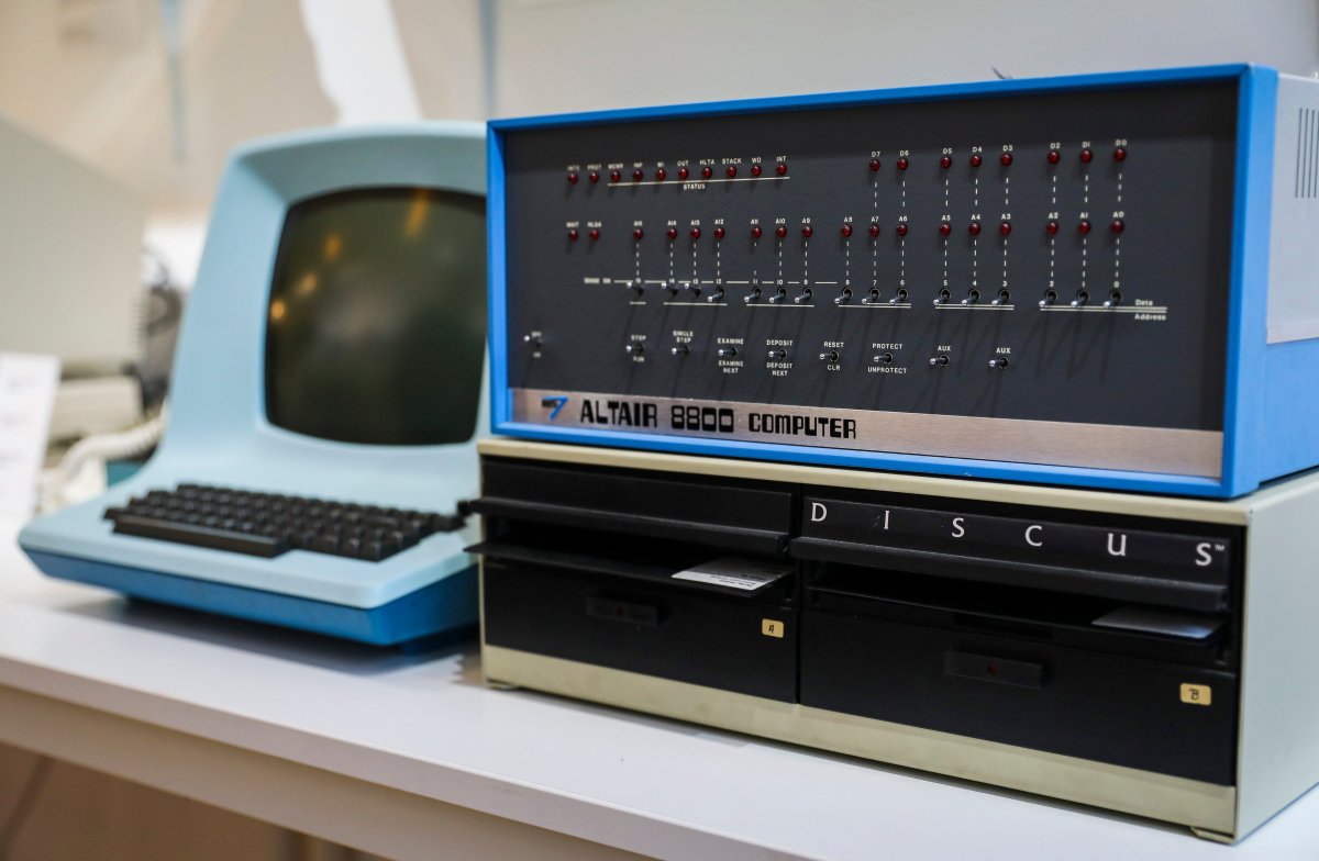 Reportan Que Se Confirma: Altair 8800, Cuando El Ordenador Personal Se Hizo Masivo