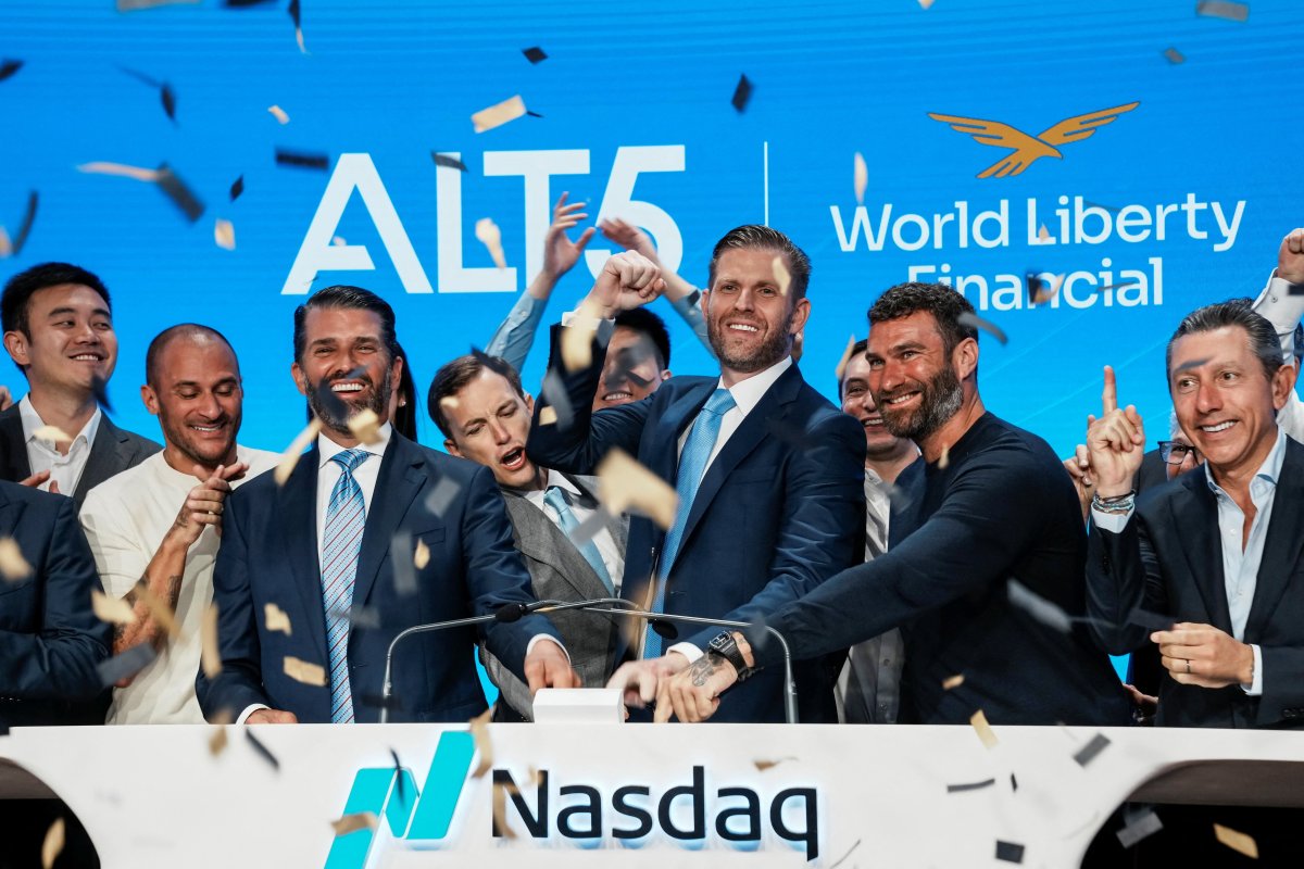 Eric y Donald Jr. Trump, los ‘bros’ que se suben a la ola cripto al calor del avance legislativo de su padre