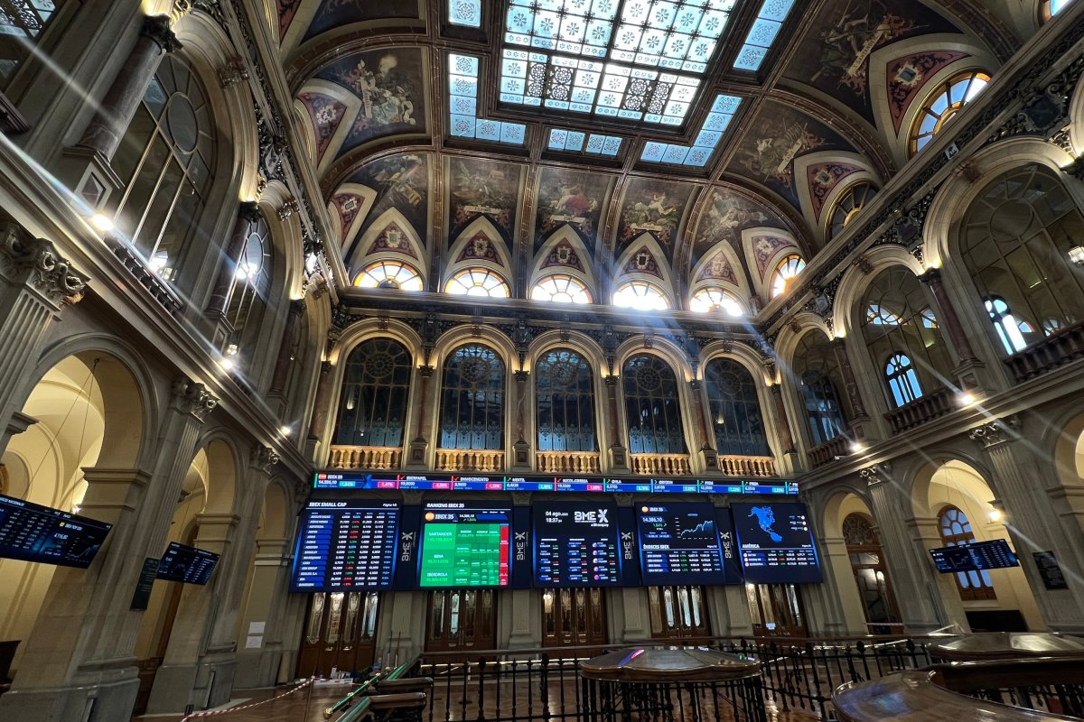 El Ibex pone a tiro los máximos y fía a la banca la continuidad de su rally