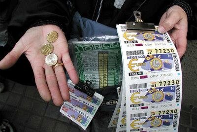 La ONCE ya genera más ventas por los ‘rascas’ y las loterías que por su cupón