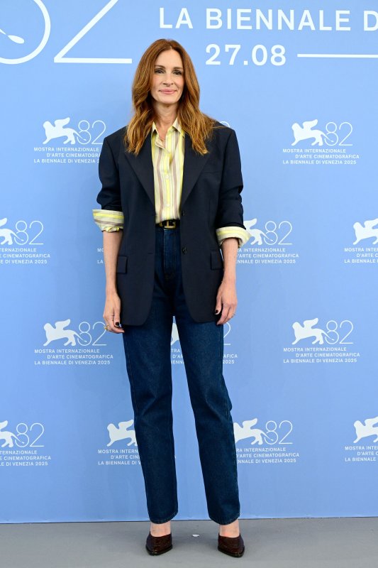Reportan Que En Directo: Últimas Noticias: Los 25 Mejores ‘Looks’ De Julia Roberts, La Actriz Que Recogió El Oscar En Traje Y Siempre Fue Fiel A Su Estilo