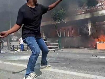 Desarrollo: Incendio En Parlamento De Nepal Tras Dimisión Del Primer Ministro