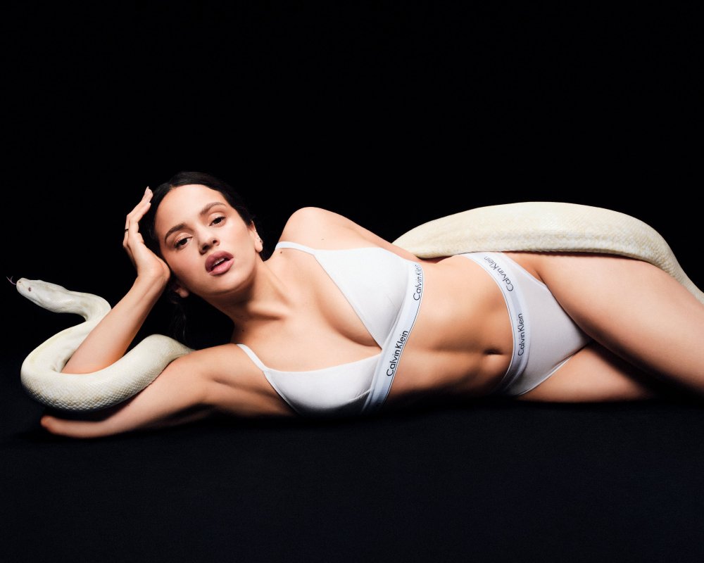 Especial: Actualidad: Con Una Serpiente Albina Y En Una Bañera En Lencería: Rosalía Protagoniza La Última Campaña De Calvin Klein