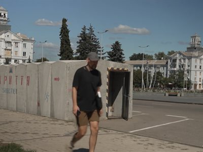 Civiles de Lugansk huyen de la guerra en Ucrania