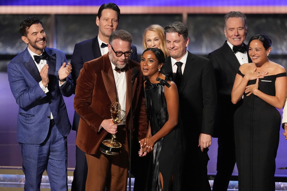 Dónde ver las series ganadoras de los premios Emmy: ‘The Pitt’, ‘The Studio’ y el resto de vencedoras