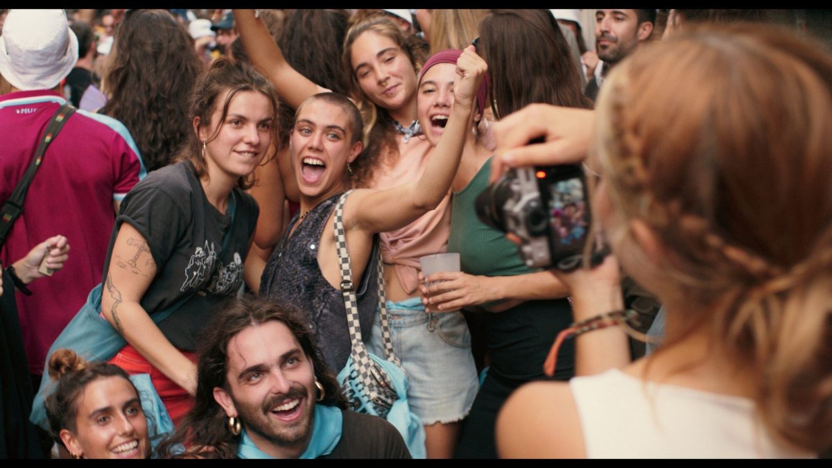 Cómo una lesbiana en las fiestas de Bilbao rompe el canon narrativo del “chico hetero atormentado”