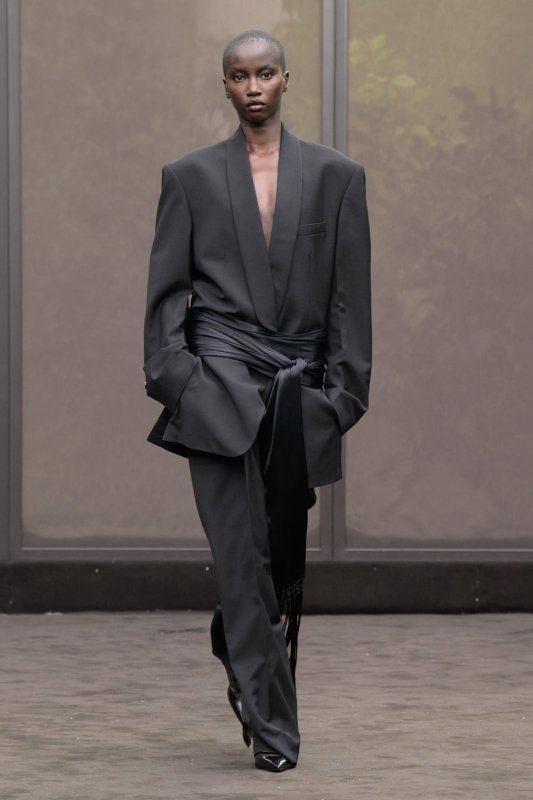 Despedidas Y Estrenos: Del Emotivo Adiós A Armani A La Bienvenida De Nuevas Visiones