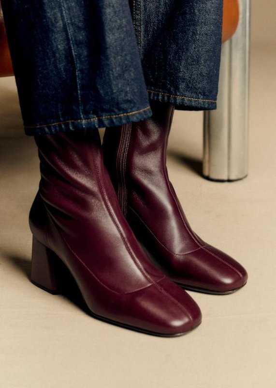 La punta cuadrada escala a la primera posición de tendencias en zapatos