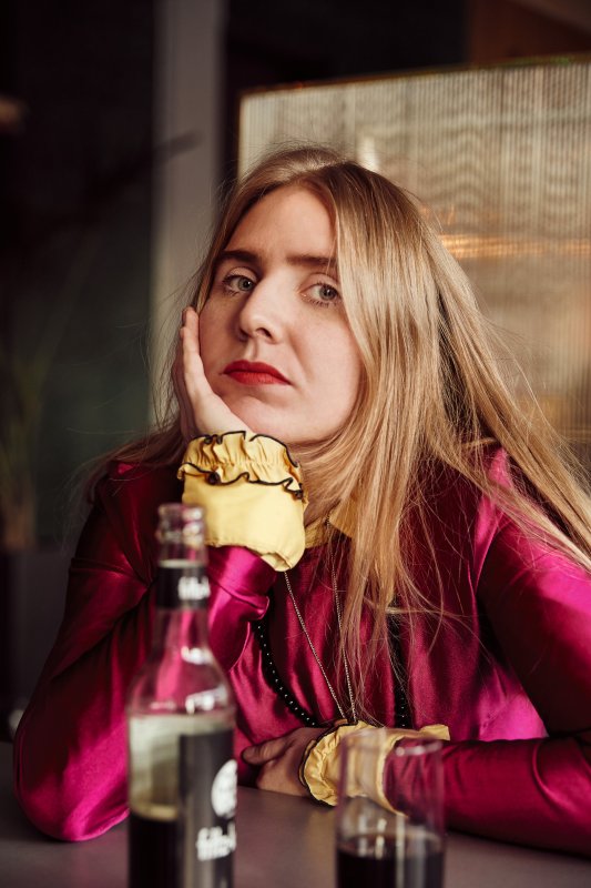 Últimas Noticias: Amanda Romare, Escritora Y Guionista: “En Las Citas Te Dicen Que Eres La Mujer De Sus Sueños Y Al Día Siguiente Desaparecen Sin Dejar Rastro”