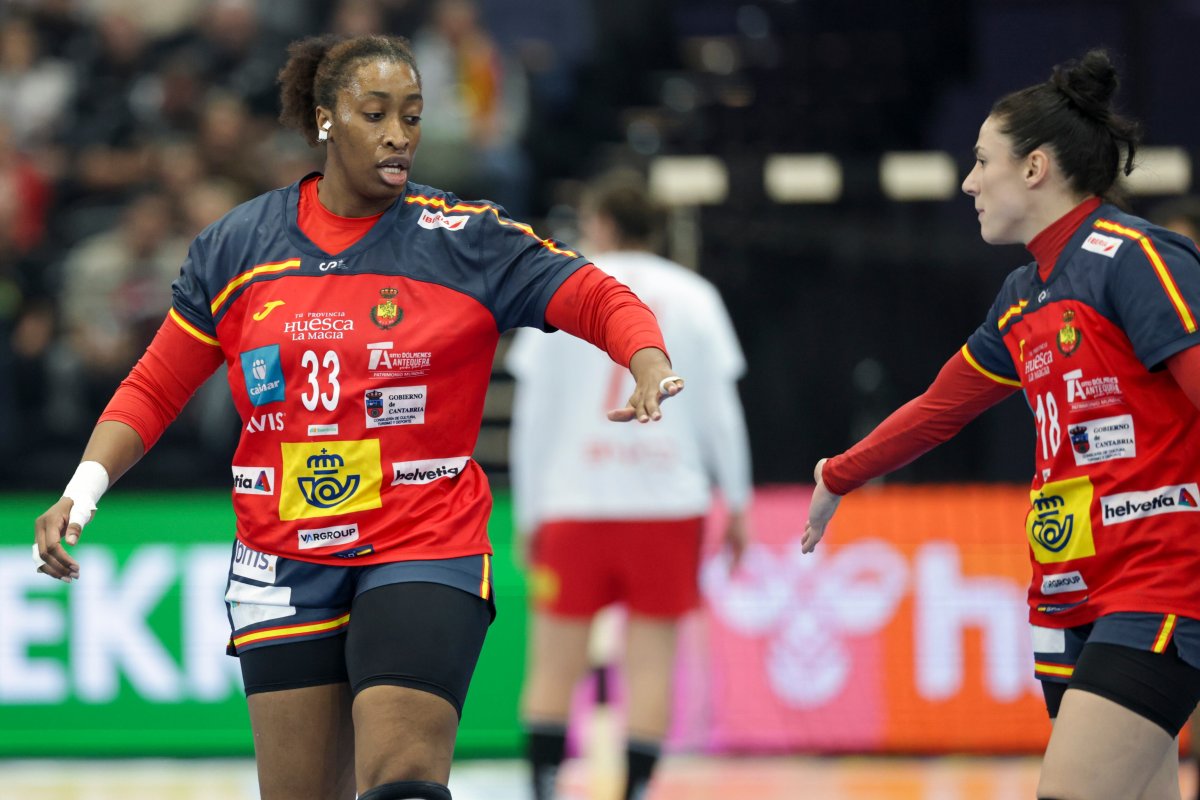 Jugadoras De La Selección De Balonmano Denuncian Insultos Racistas En Redes Mientras El Mundial