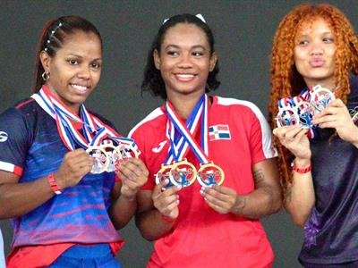 Dahiana Ortiz Ofrece Las Primeras Medallas De Pesas