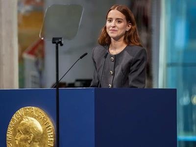 Hija de María Corina Machado recibe Nobel de la Paz en su nombre