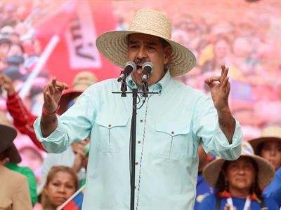 Maduro acusa a Corina Machado de "aplaudir" secuestro petrolero