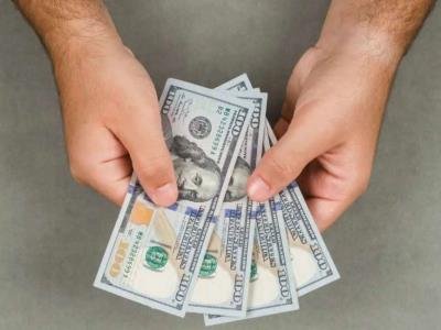 Remesas evitan que 176,964 personas cayeran en la pobreza en RD