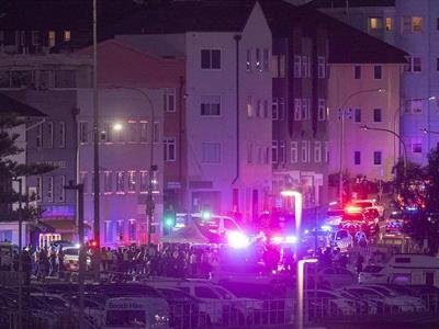 Fue Un Hombre Y Su Hijo Los Autores Del Tiroteo En Playa De Sídney