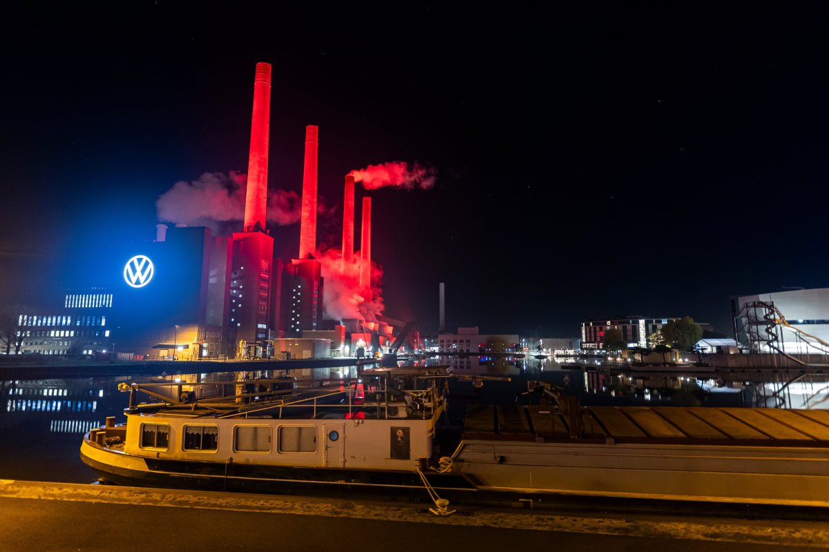 En Directo: El Pánico Alemán Cunde En Europa Para Alargar La Vida Del Coche De Combustión: ¿Quién Gana Más Con Su Prórroga?