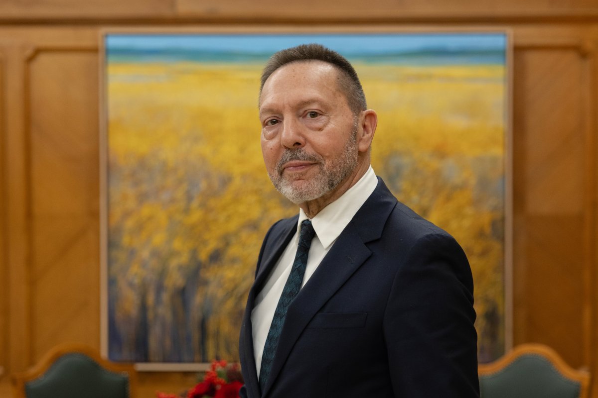Últimas Noticias: Yannis Stournaras, Gobernador Del Banco De Grecia: “El País No Puede Permitirse Políticas Extravagantes Nunca Más”