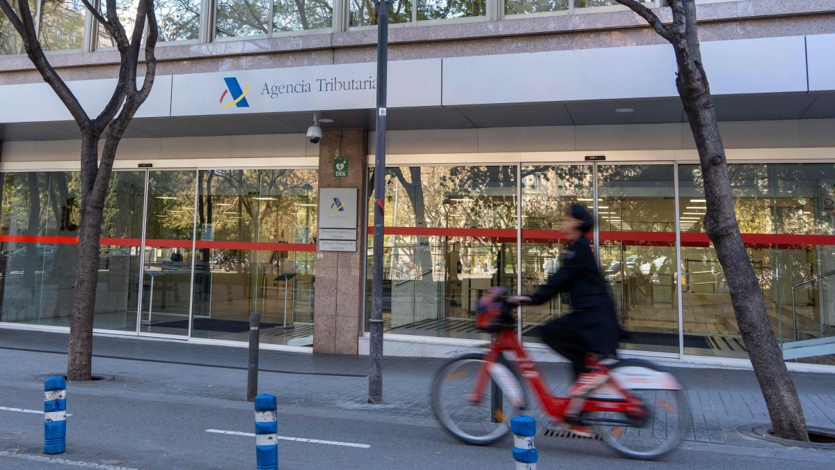 El Gobierno rectifica y elimina la obligación de que los desempleados presenten la declaración de la renta