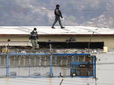 Ecuador cierra pasos frontera  Colombia y Perú por seguridad nacional