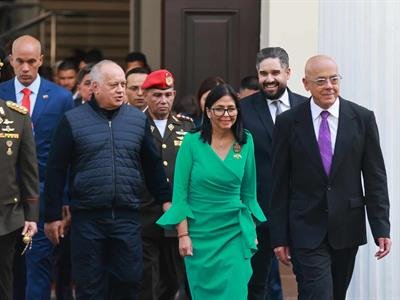 Venezuela: Delcy Rodríguez comienza a gobernar bajo presión
