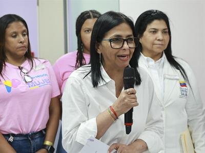 Delcy Rodríguez: "Hay un Gobierno, el de Nicolás Maduro"