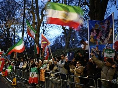 Irán dice EE. UU.  busca un "pretexto" para una "intervención militar"