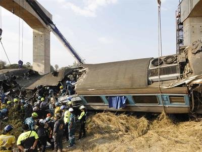 Tailandia: al menos 32 muertos en accidente de tren