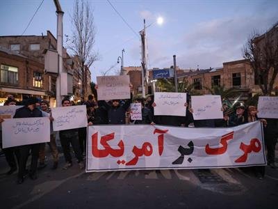 Italia y España piden a sus ciudadanos abandonen Irán por protestas