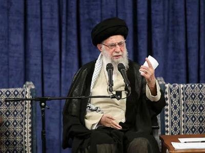 Irán: Alí Jamenei defiende violencia de autoridades