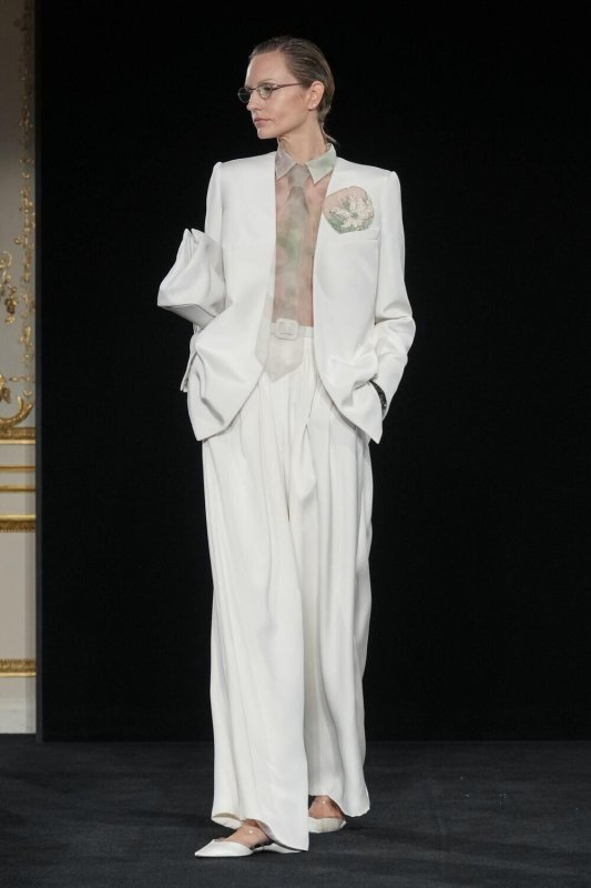 Información Exclusiva: Armani Privé, O Cómo Homenajear A Un Clásico