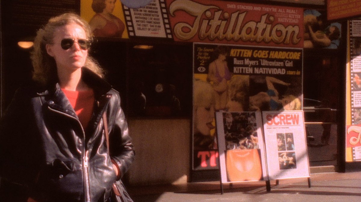 Sandy Mcleod En ‘Variety’, El Voyerismo Desde La Mirada Femenina