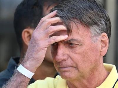 Abogado: Bolsonaro vuelve a sufrir vómitos y crisis de hipo en prisión