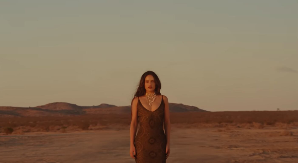 Jennifer Aniston Y Carla Bruni Lucieron Antes Que Rosalía El Vestido De Sauvignon Blanc