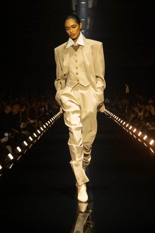 Schiaparelli, forma y volumen